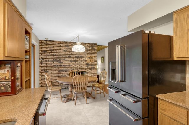 5139 Woodhill Road, Minnetonka, MN 55345