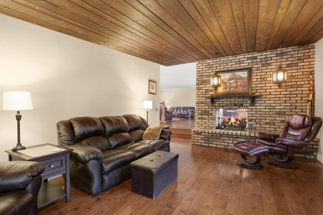 5139 Woodhill Road, Minnetonka, MN 55345