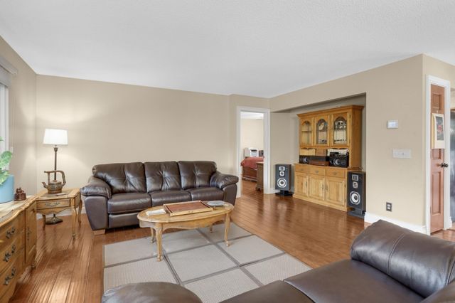 5139 Woodhill Road, Minnetonka, MN 55345