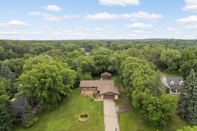 5139 Woodhill Road, Minnetonka, MN 55345