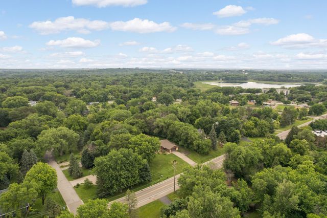 5139 Woodhill Road, Minnetonka, MN 55345