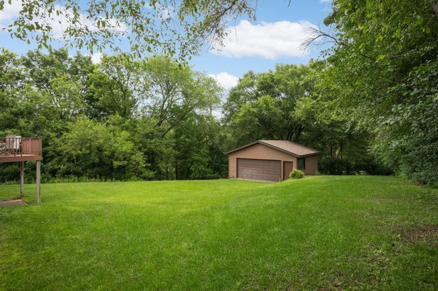 5139 Woodhill Road, Minnetonka, MN 55345