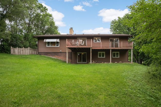 5139 Woodhill Road, Minnetonka, MN 55345
