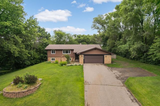 5139 Woodhill Road, Minnetonka, MN 55345