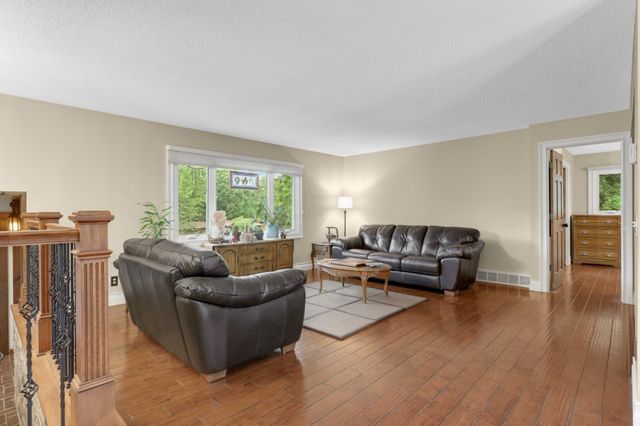 5139 Woodhill Road, Minnetonka, MN 55345