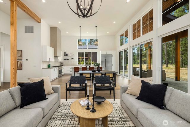 1800 Wanawish Loop, Cle Elum, WA 98922