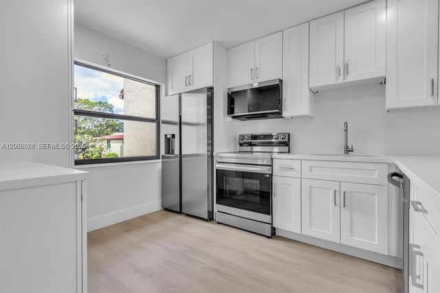 8535 Casa Del Lago F, Boca Raton, FL 33433