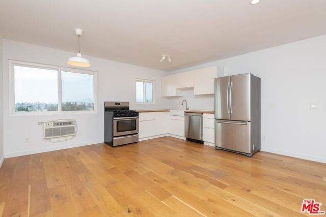 3933 Marathon Street 203B, Los Angeles, CA 90029