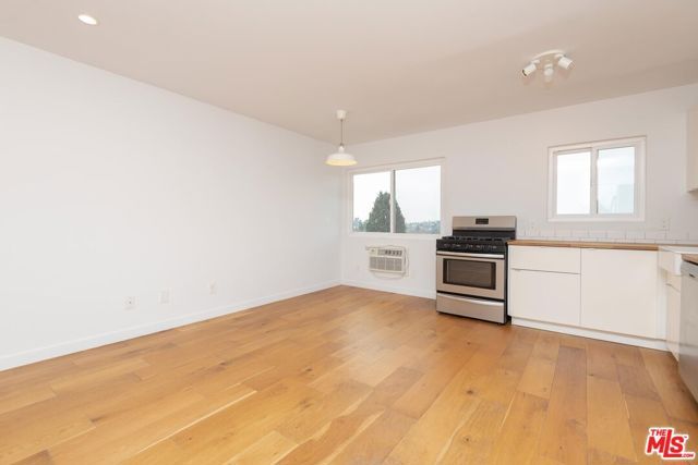 3933 Marathon Street 203B, Los Angeles, CA 90029