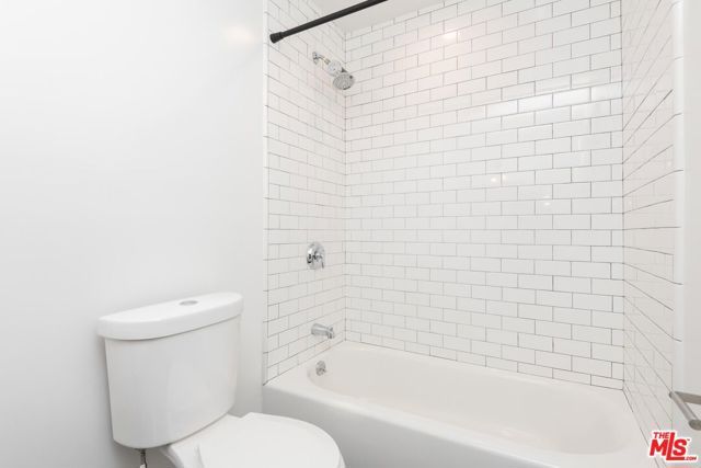 3933 Marathon Street 203B, Los Angeles, CA 90029