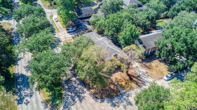 5703 Havenwoods Drive, Houston, TX 77066