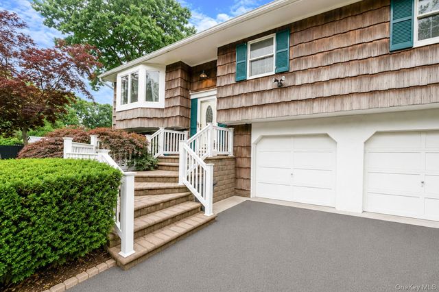 6 Smith Court, Mastic, NY 11950