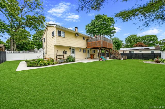 6 Smith Court, Mastic, NY 11950