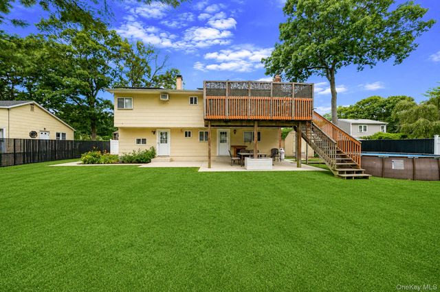 6 Smith Court, Mastic, NY 11950