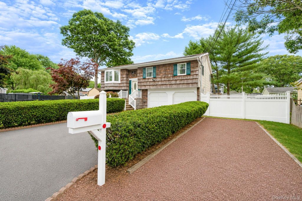 6 Smith Court, Mastic, NY 11950
