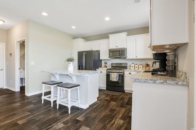 5352 Bloomsbury Court, Newburgh, IN 47630