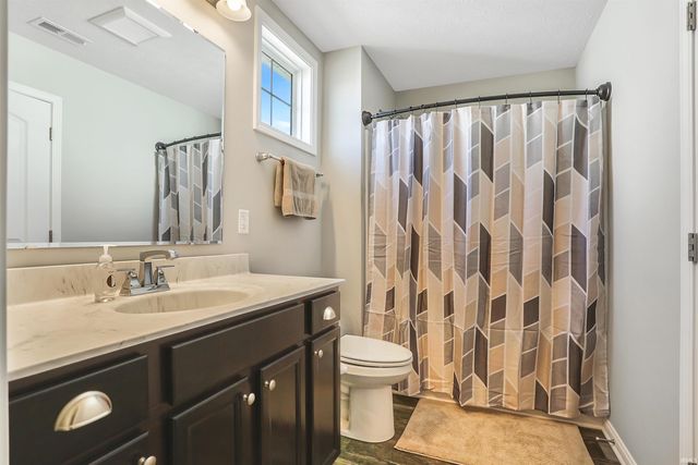 5352 Bloomsbury Court, Newburgh, IN 47630