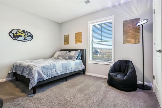 5352 Bloomsbury Court, Newburgh, IN 47630