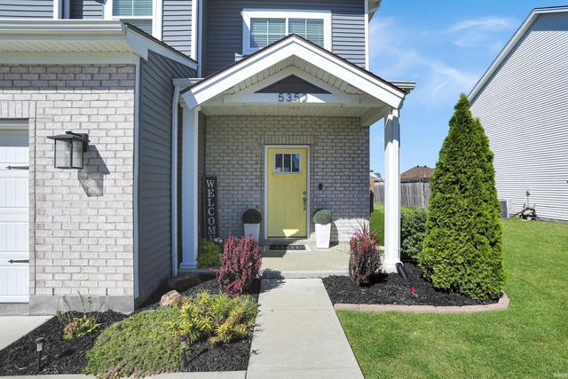 5352 Bloomsbury Court, Newburgh, IN 47630