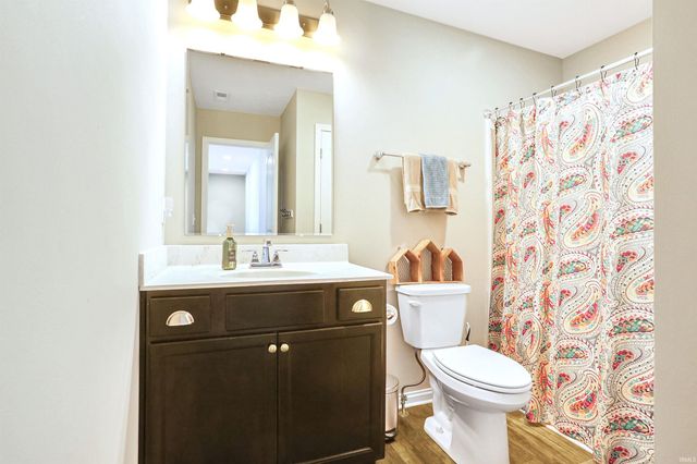 5352 Bloomsbury Court, Newburgh, IN 47630