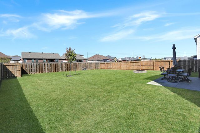 5352 Bloomsbury Court, Newburgh, IN 47630