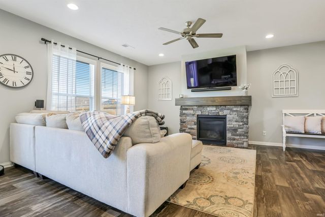5352 Bloomsbury Court, Newburgh, IN 47630