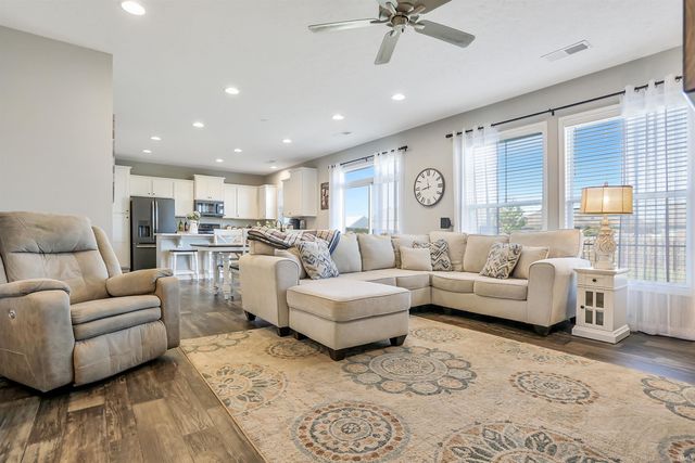 5352 Bloomsbury Court, Newburgh, IN 47630