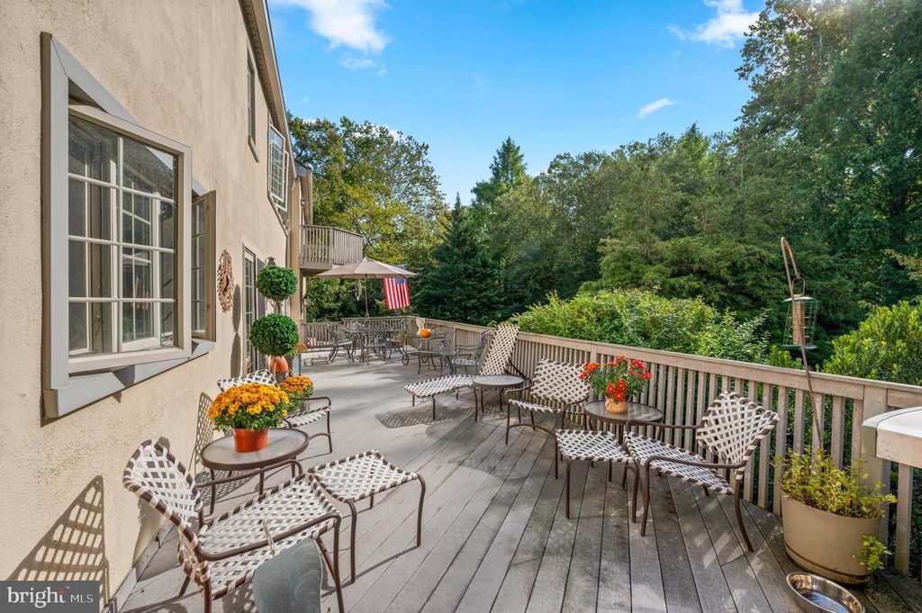 4100 MEADOW LN, Newtown Square, PA 19073