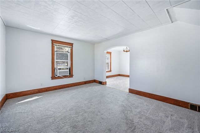 2678 Draper Avenue SE, Warren, OH 44484