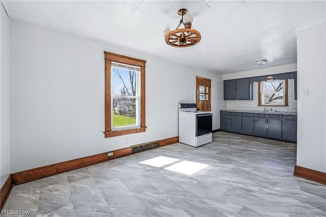 2678 Draper Avenue SE, Warren, OH 44484