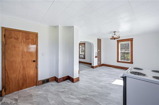 2678 Draper Avenue SE, Warren, OH 44484