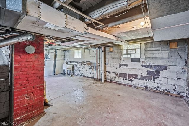 2678 Draper Avenue SE, Warren, OH 44484