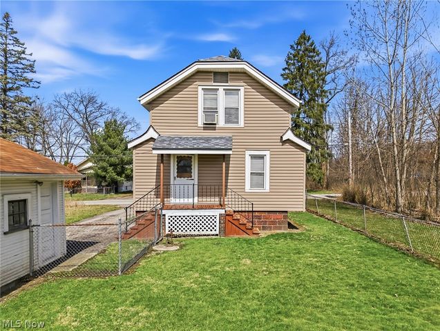 2678 Draper Avenue SE, Warren, OH 44484