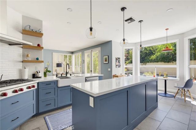 22312 Delia Court, Calabasas, CA 91302