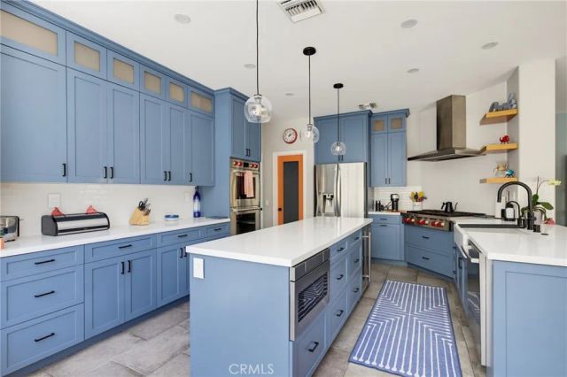 22312 Delia Court, Calabasas, CA 91302