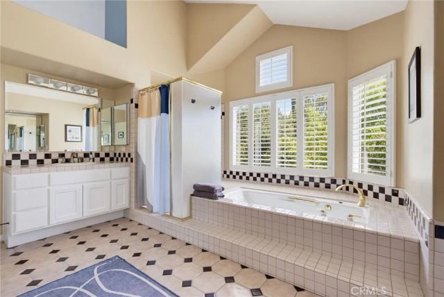 22312 Delia Court, Calabasas, CA 91302