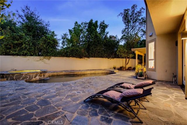 22312 Delia Court, Calabasas, CA 91302