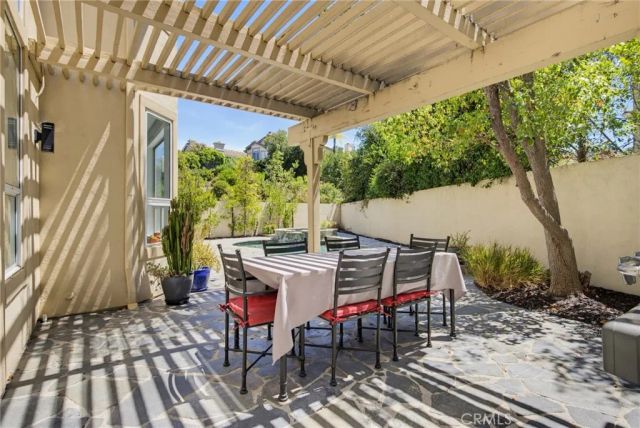 22312 Delia Court, Calabasas, CA 91302