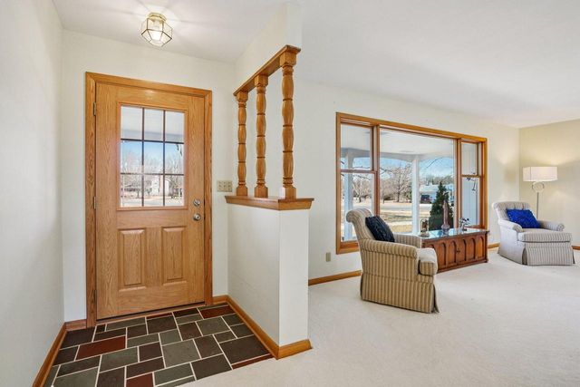 15865 Burleigh BOULEVARD, Brookfield, WI 53005