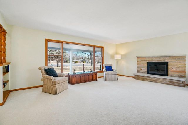 15865 Burleigh BOULEVARD, Brookfield, WI 53005