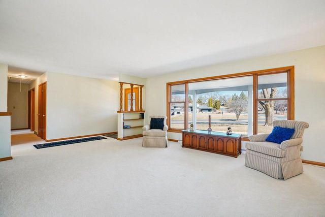 15865 Burleigh BOULEVARD, Brookfield, WI 53005