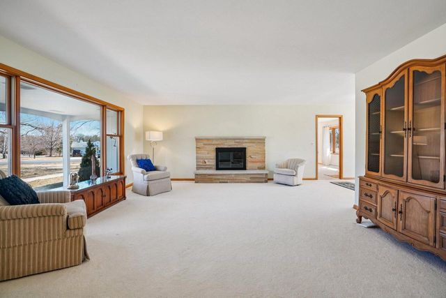 15865 Burleigh BOULEVARD, Brookfield, WI 53005