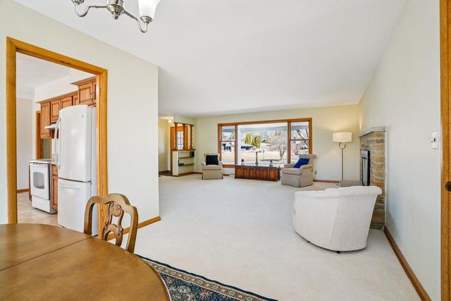 15865 Burleigh BOULEVARD, Brookfield, WI 53005