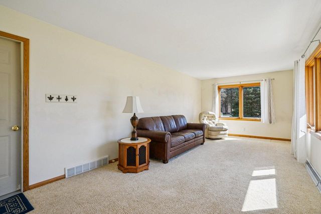 15865 Burleigh BOULEVARD, Brookfield, WI 53005