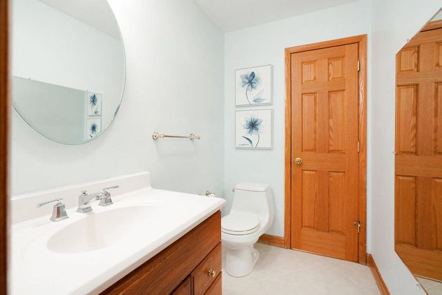 15865 Burleigh BOULEVARD, Brookfield, WI 53005