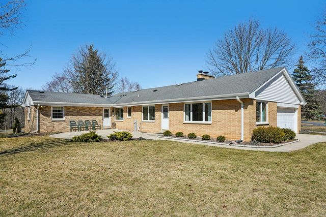 15865 Burleigh BOULEVARD, Brookfield, WI 53005