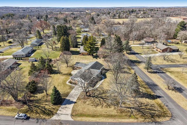 15865 Burleigh BOULEVARD, Brookfield, WI 53005
