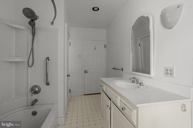 564 W MAPLE GROVE RD, Denver, PA 17517