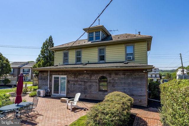 564 W MAPLE GROVE RD, Denver, PA 17517