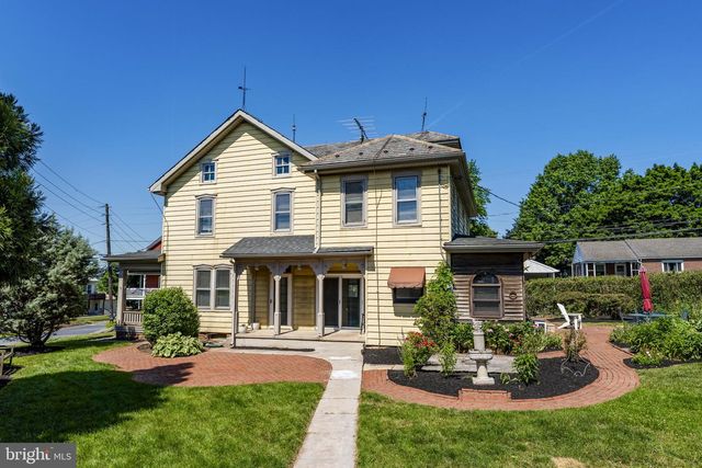 564 W MAPLE GROVE RD, Denver, PA 17517